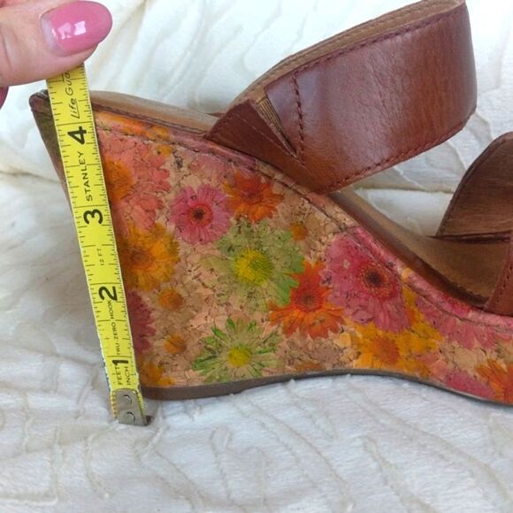 Born -Crown Cork Wedge Leather Sandal- Boho Floral - Picture 9 of 11